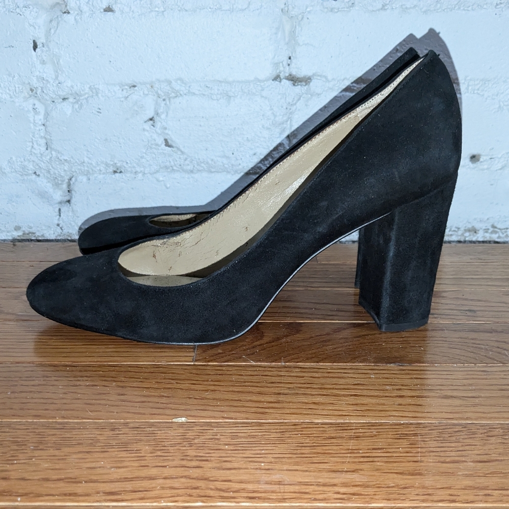 ANN TAYLOR Black Suede Pumps
